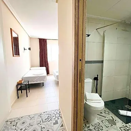 Marina Hotel 2*